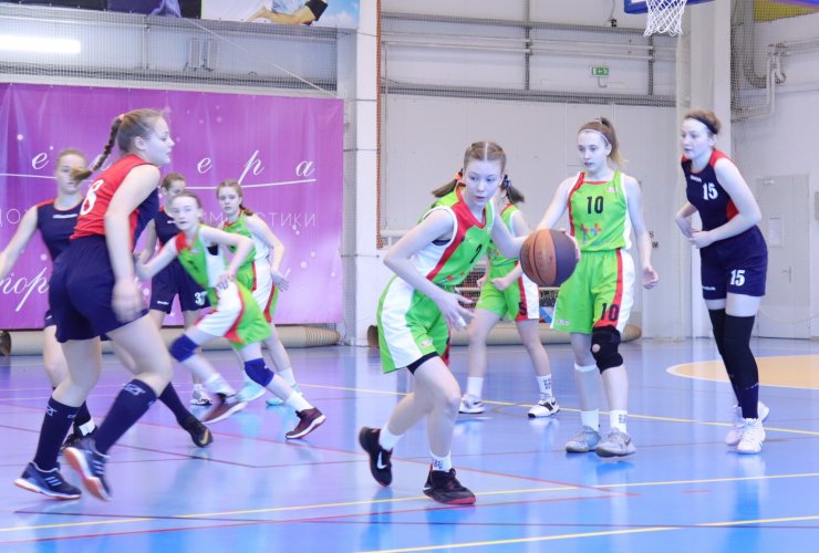 Гусевские баскетболистки одержали победу над командой из Калининграда со счётом 63:27