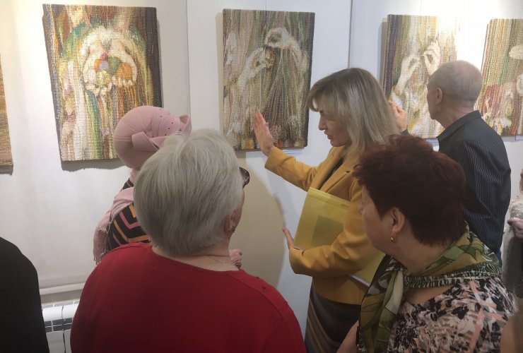 15 апреля в Гусевском музее открылась выставка гобелена «Ода текстилю» Ирены Пилютите