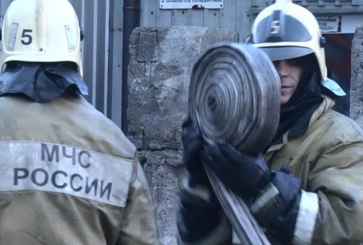 На улице Тимирязева горели два деревянных сарая