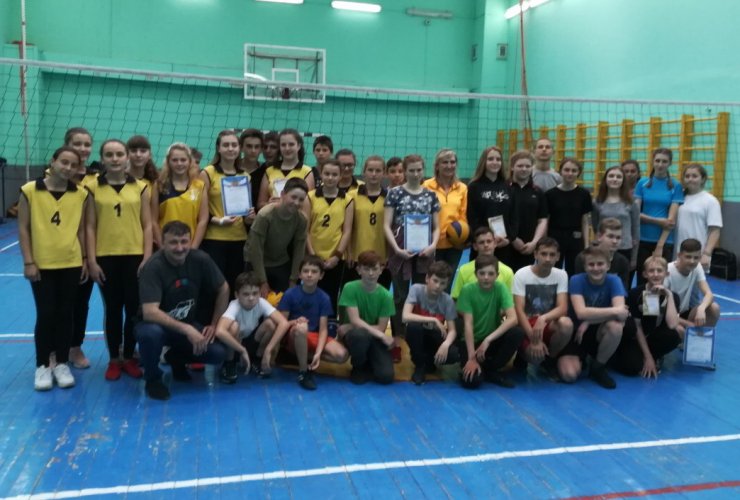 В Гусеве прошёл открытый турнир по волейболу, посвящённый Дню города