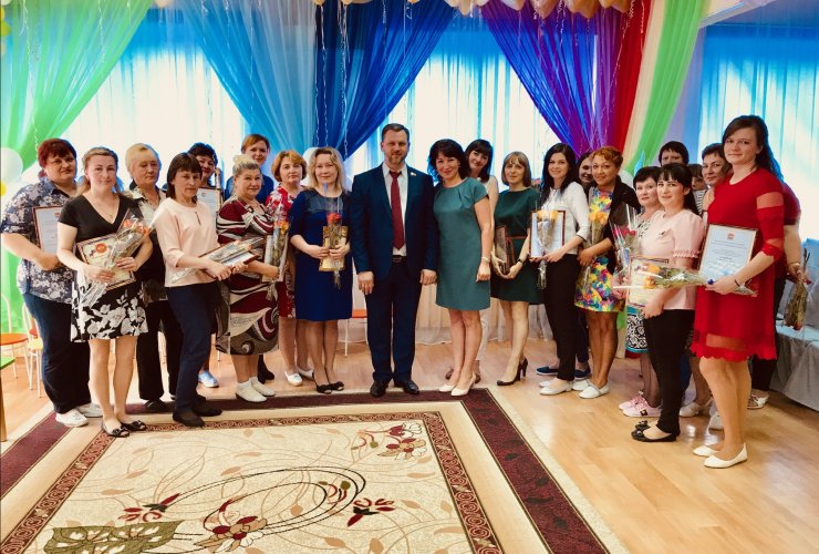 Депутат облдумы Андрей Олейник отметил благодарностью коллектив детского сада № 26