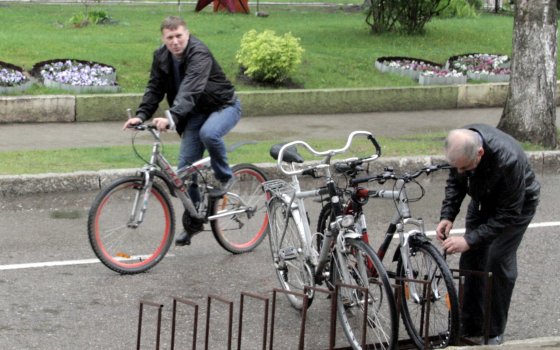 Работники городской администрации присоединились к акции «На работу на велосипеде»