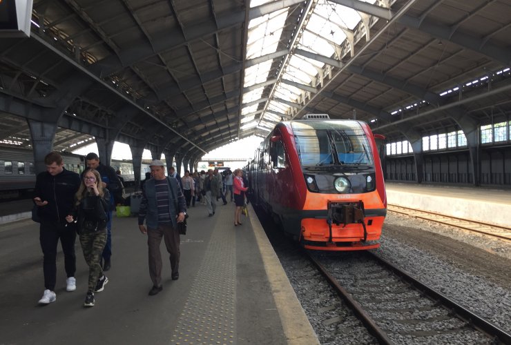Сегодня утром в Калининград прибыл первый поезд с самого востока области