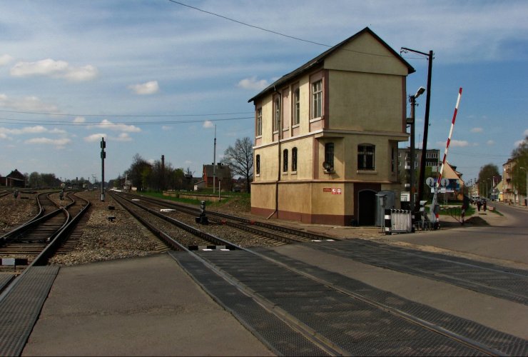 В Гусеве начался ремонт железнодорожных  переездов