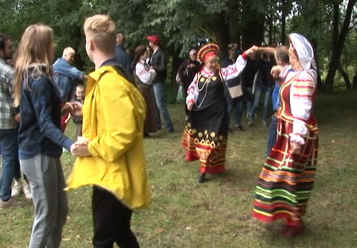 В посёлке Краснолесье прошёл международный праздник «Соседи»