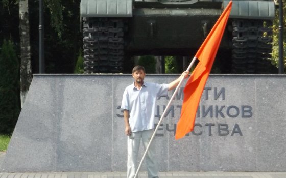 В Гусеве возле памятника защитникам отечества прошёл одиночный пикет