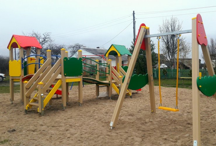 В Гусевском округе обустроят четыре детские площадки