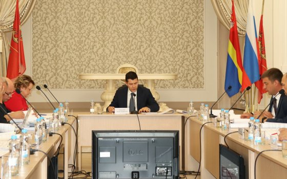 Антон Алиханов провел в Гусеве межведомственное совещание по транспортному налогу