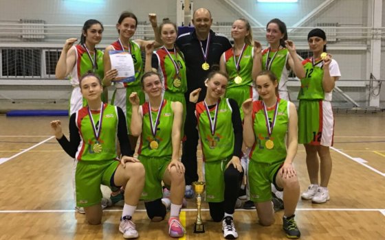 Команда «Кобры» из Гусева взяла первое место на областной спартакиаде по баскетболу среди женских команд