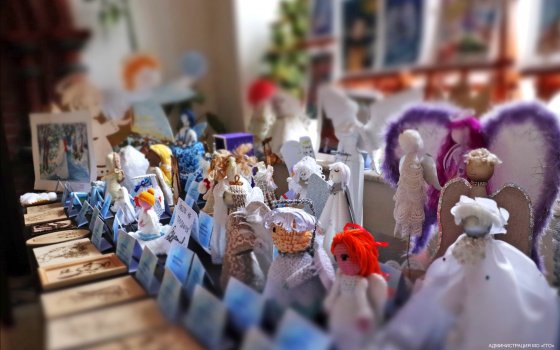 В Храме Всех Святых продолжает действовать выставка-ярмарка «Рождественский дар»