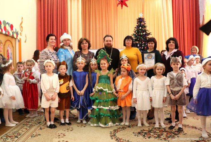 В Гусеве прошёл Рождественский фестиваль «Сияние звезды» среди дошкольных образовательных организаций