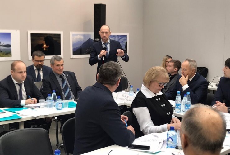 Представители Гусева посетили заседание в Москве, где обсуждалась деятельность малых городов
