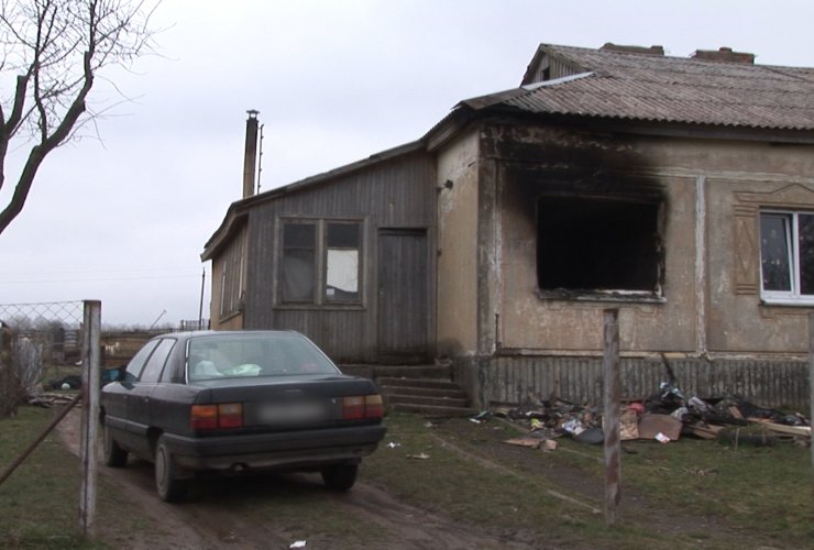 В посёлке Ольховатка у многодетной семьи сгорела квартира