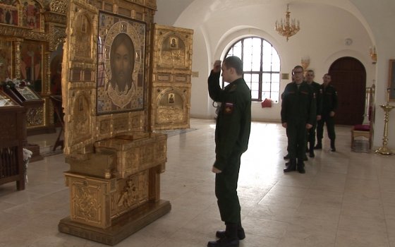 Тысячи жителей региона поклонились главной иконе Вооружённых сил России