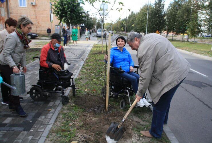 Сегодня Гусев посетила первый в России дипломированный гид на инвалидной коляске