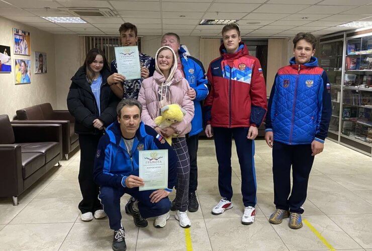 Конькобежец из Гусева взял первое место на межрегиональных соревнованиях в Смоленске