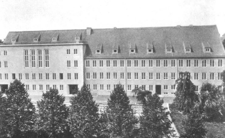 Зодайкерштрассе, школа для девочек (школа № 1, корпус для старших классов). Фотография 1937 года