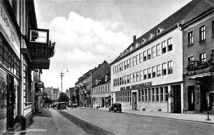 Зодайкерштрассе, по правой стороне городская Сберкасса (городская библиотека). 1935–1941 годы