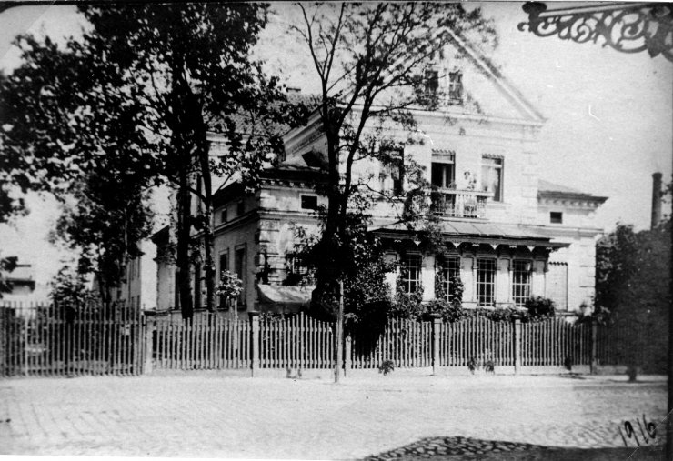 Гольдапенштрассе, частная клиника Витмозера (бывший Дом ребенка со стороны улицы Железнодорожной). 1916 год