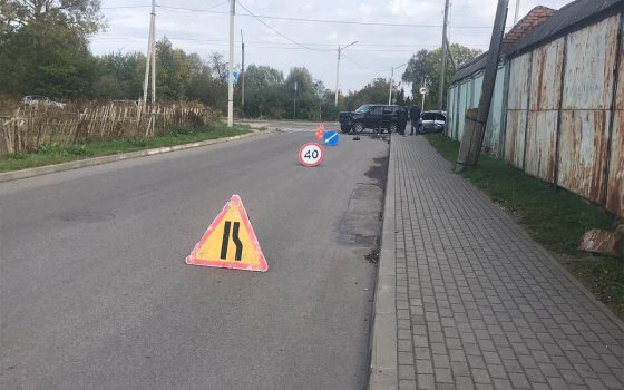 На улице Суворова при столкновении автомобилей «Ауди» и «Ниссан» пострадала девушка-водитель