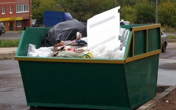 На улице Красноармейской установили контейнер для крупногабаритных отходов