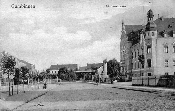 Линденштрассе — Гинденбургштрассе (с правой стороны штаб дивизии). 1910–1915 годы
