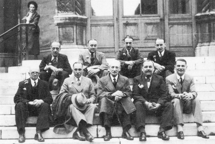 Встреча бывших офицеров Кирасирского полка, Париж 1927 год. Арсеньев Евгений Константинович в центре