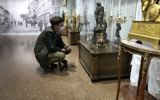 В Гусевском музее открылась выставка старинных часов