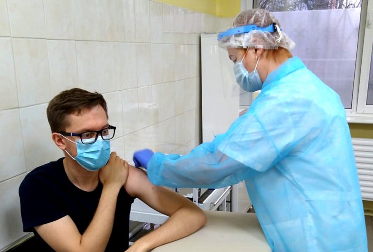 В Калининградской области проводится массовая вакцинация от коронавируса