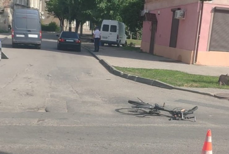 На проспекте Ленина автомобиль «Ауди» сбил велосипедиста