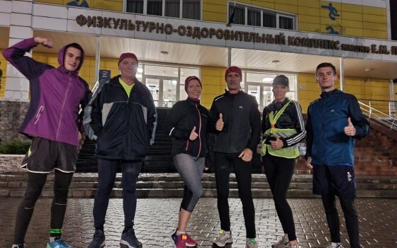 «Забег в Осень 2021»: гусевские спортсмены проводили лето ночной пробежкой по городу