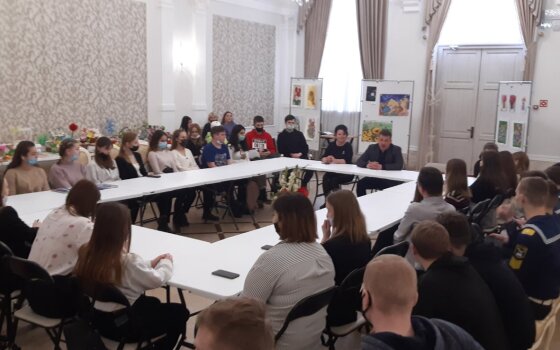 Александр Китаев обсудил с молодёжью ситуацию на Украине