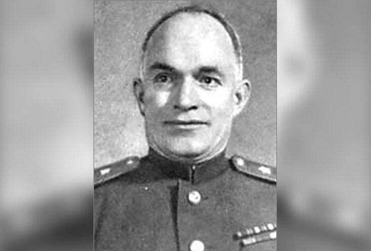 Генерал Буров Иван Иванович — начальник связи 3-го Белорусского фронта