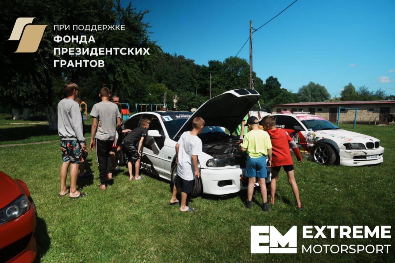 Калининградская гоночная команда «Экстрим Моторспорт» посетила центр «Росток»