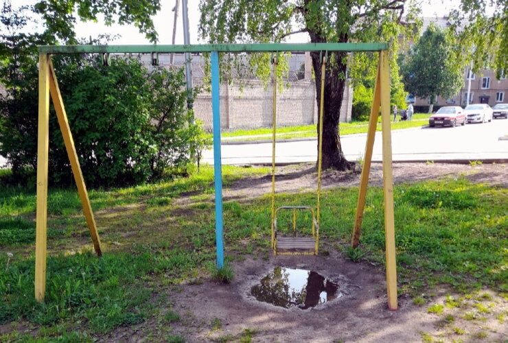 Детскую площадку на Ульяновых демонтировали без ведома жильцов