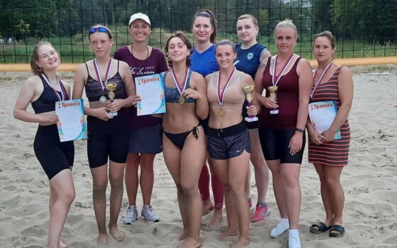 В Гусеве прошли соревнования по пляжному волейболу среди женских команд