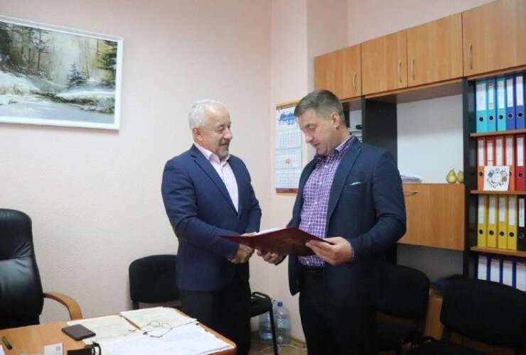Александр Китаев поздравил руководителя Роспотребнадзора округа с профессиональным праздником
