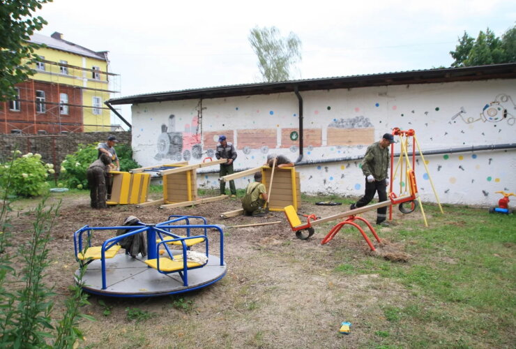 Прокуратура добивается восстановления незаконно демонтированных детских площадок