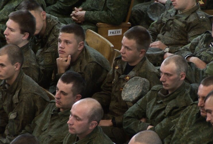 В Доме офицеров Гусева для мобилизованных прошла встреча с ветеранами боевых действий