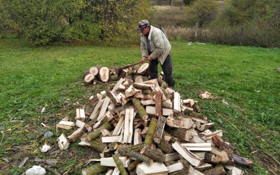 В Гусевском городском округе семьям мобилизованных помогают дровами