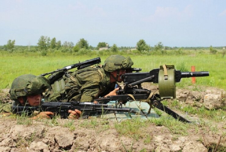 В Калининградской области мобилизованные оттачивают навыки стрельбы из гранатомётов и танков