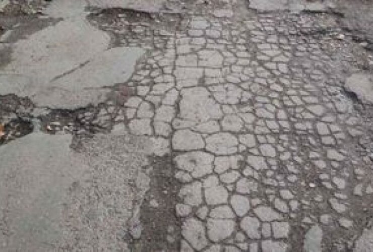 После длительной переписки депутата ЛДПР с прокуратурой в Гусеве отремонтируют тротуар