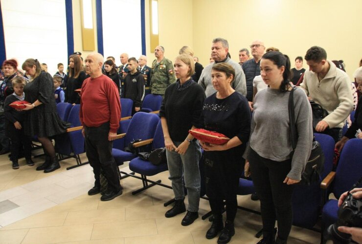 В Гусеве вручили награды родным военнослужащих, павших во время спецоперации на Украине