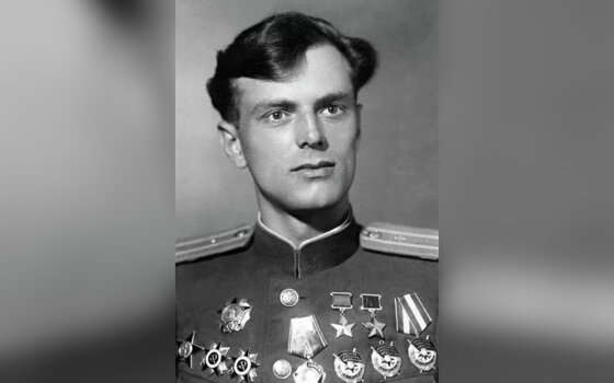 Анатолий Константинович Недбайло — командир эскадрильи 75-го штурмового авиаполка