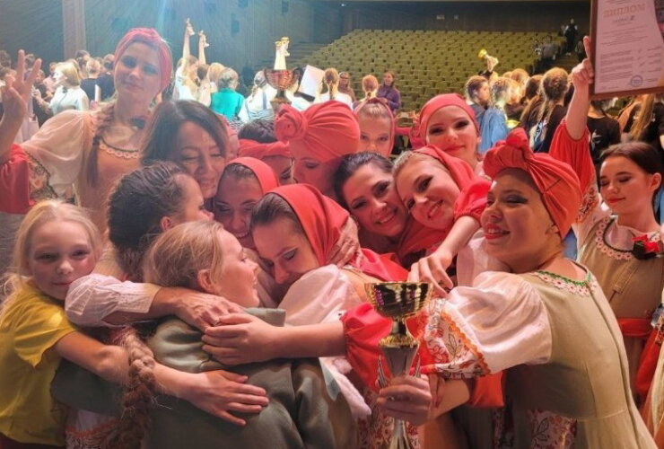 Старшая и младшая группы ансамбля Бубенцы взяли первое и третье места на международном фестивале в Москве