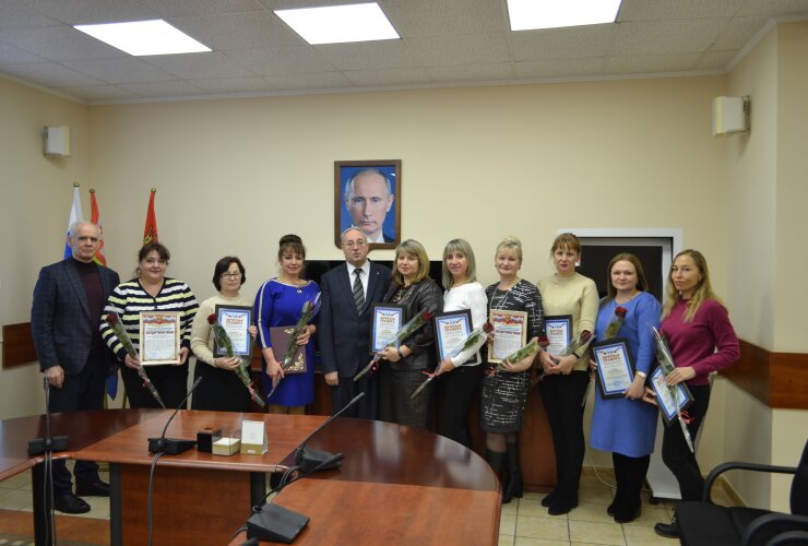 Работники избирательной комиссий Гусевского округа награждены за активную работу