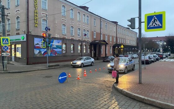 Сегодня на пересечении улиц Зои Космодемьянской и Победы неизвестный водитель сбил пешехода