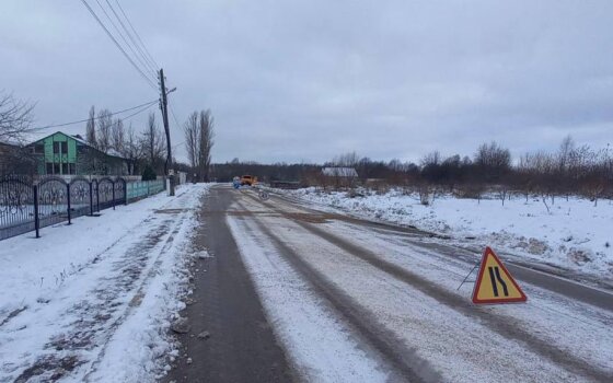 В посёлке Маяковское автомобиль УАЗ вылетел в кювет, пострадал пассажир