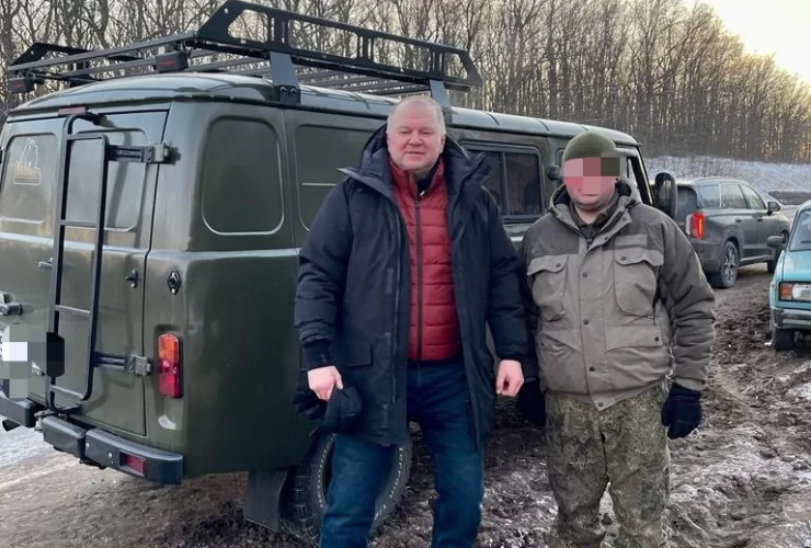 Николай Цуканов подарил военнослужащим автомобиль УАЗ