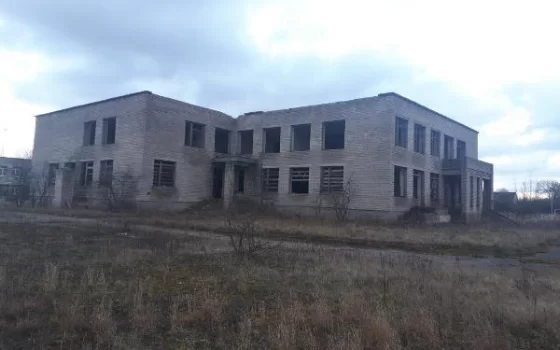 Попытка № 10: местные власти вновь не смогли продать недостроенный детский сад в Маяковском